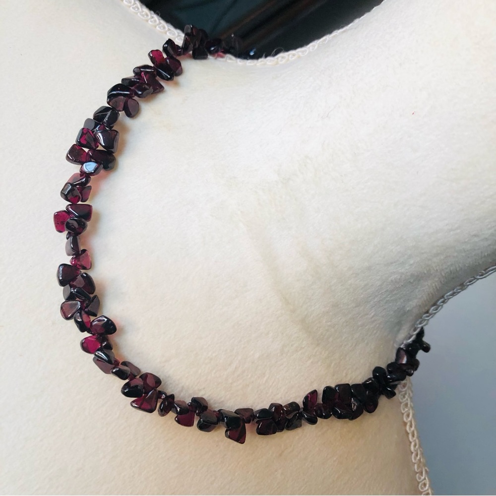 Vintage genuine almandine garnet barrel clasp necklace
